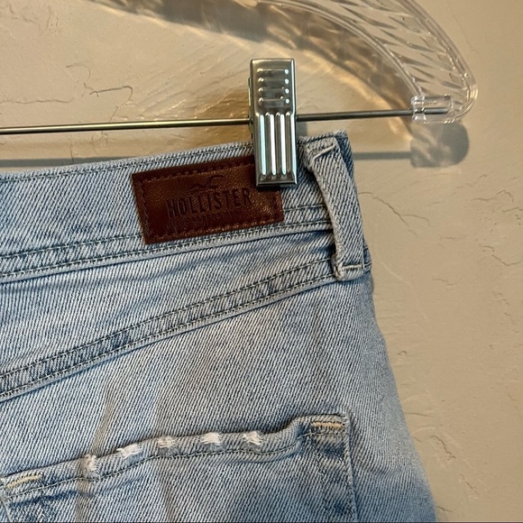Hollister Ultra High Rise Vintage Distressed Denim Shorts - Picture 8 of 12